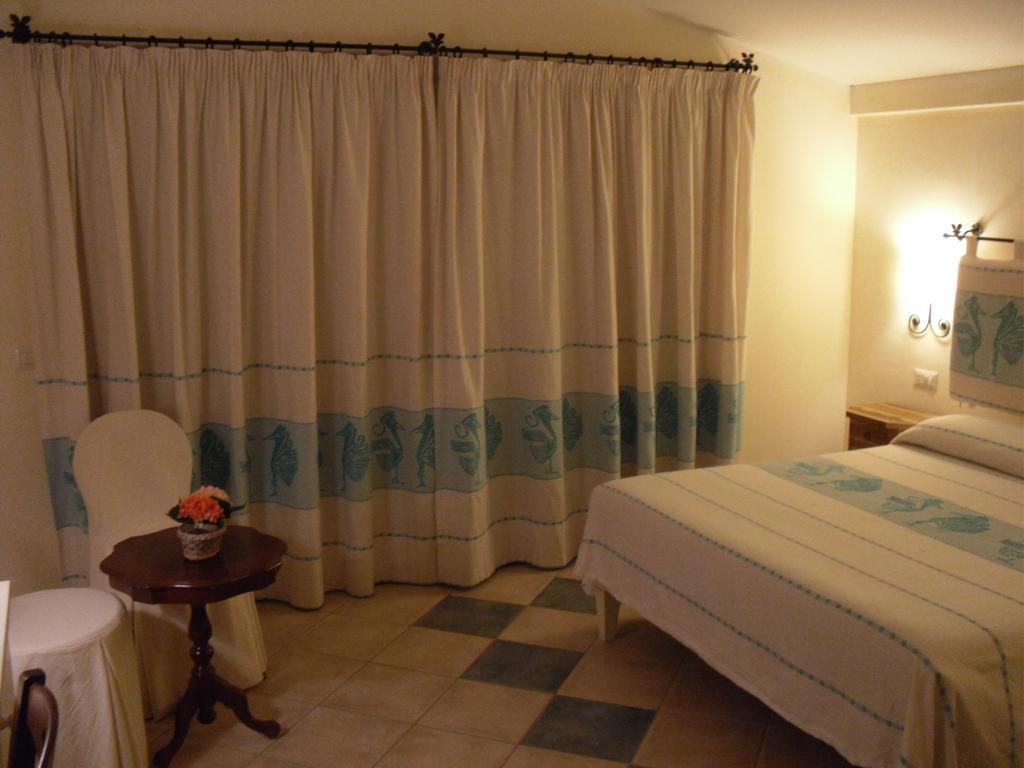 Hotel Maxim Olbia Exteriör bild