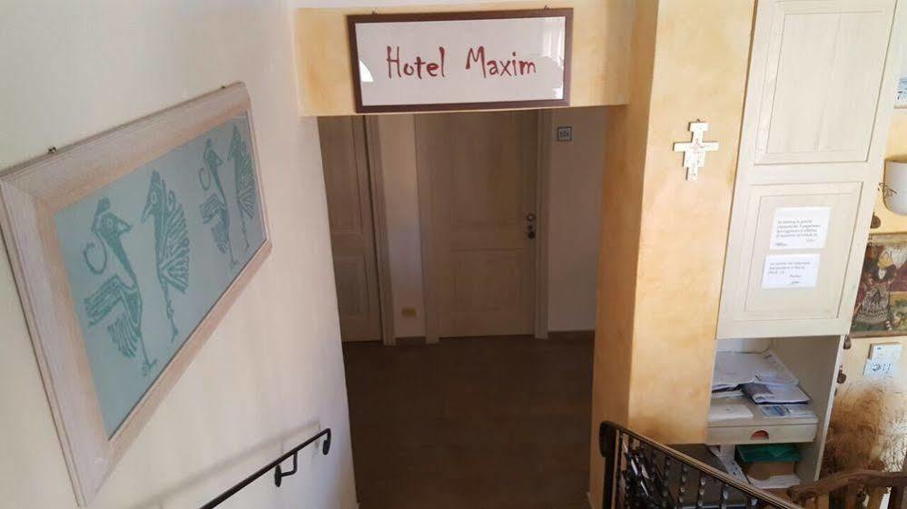 Hotel Maxim Olbia Exteriör bild